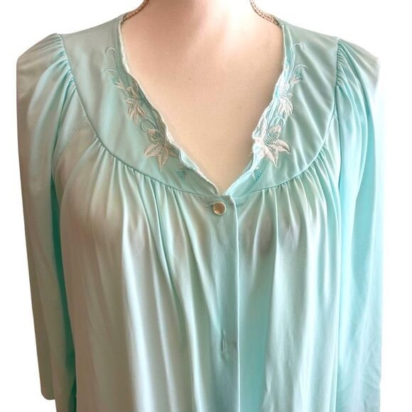 Miss Elaine Robe Nightgown Mother Pearl Buttons Size Small Medium - Picture 2 of 5